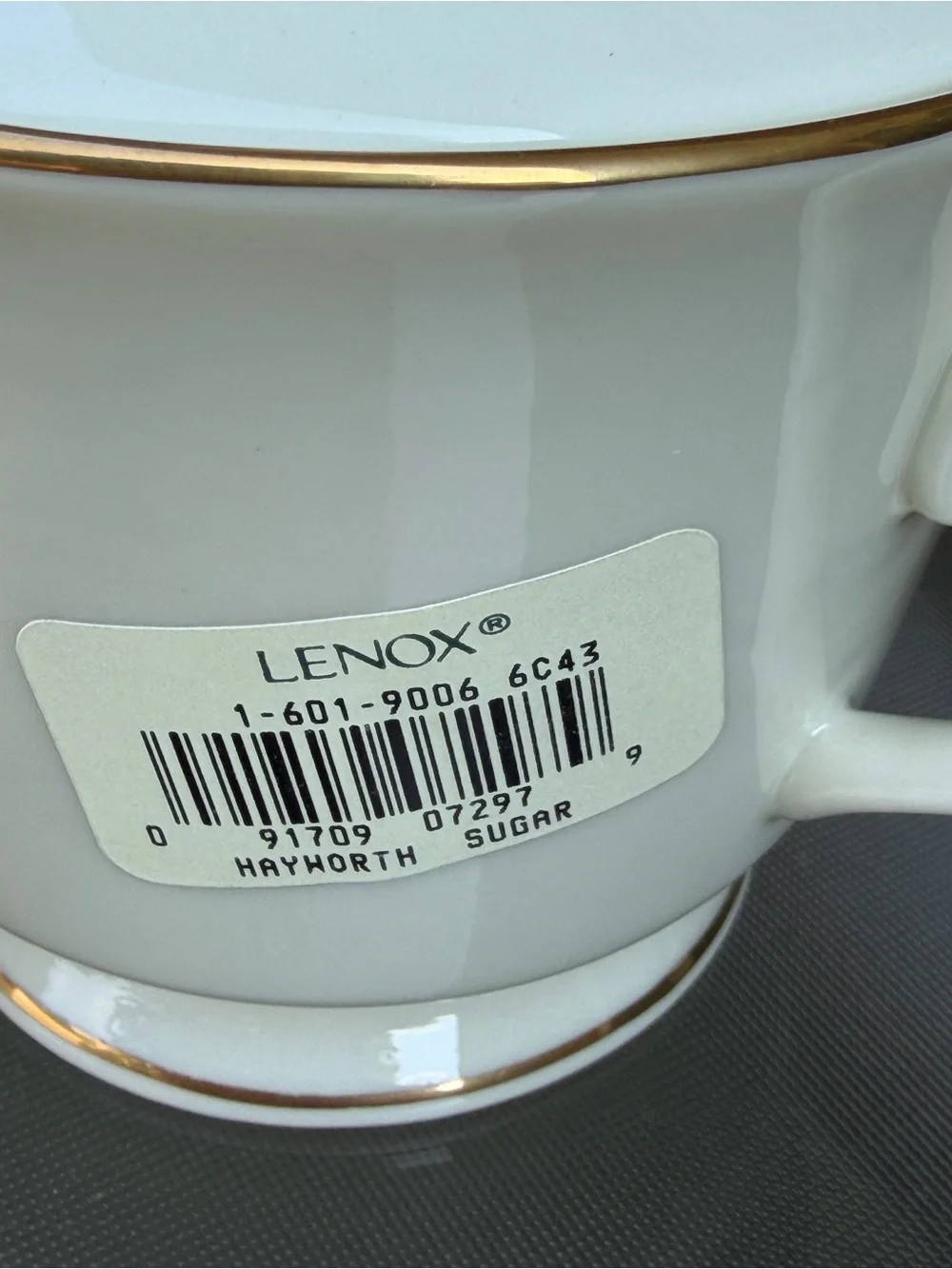 Retired Lenox Hayworth 2010 White Creamer and Covered Sugar Bowl with Gold Trim
